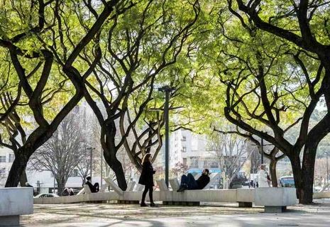 فضاهای عمومی پس از جنگ: بازسازی نامرئی شهر
