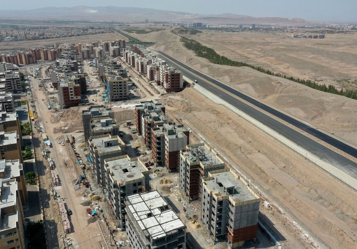 گسترش افقی و عمودی شهر؛ یک تحلیل نظری از متغیرها